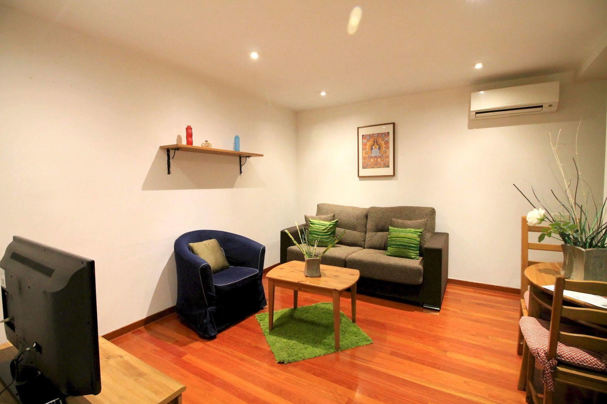 Prado Apartments Madrid Exterior photo