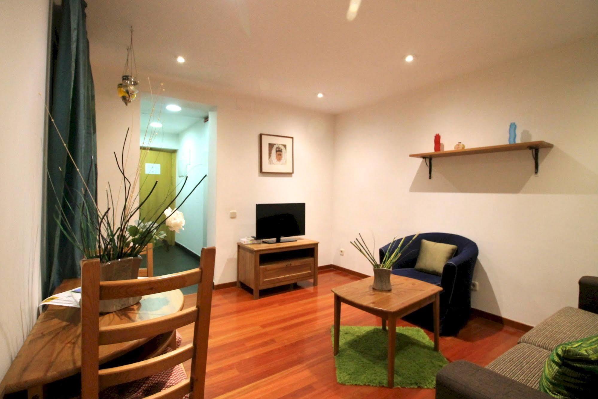 Prado Apartments Madrid Exterior photo