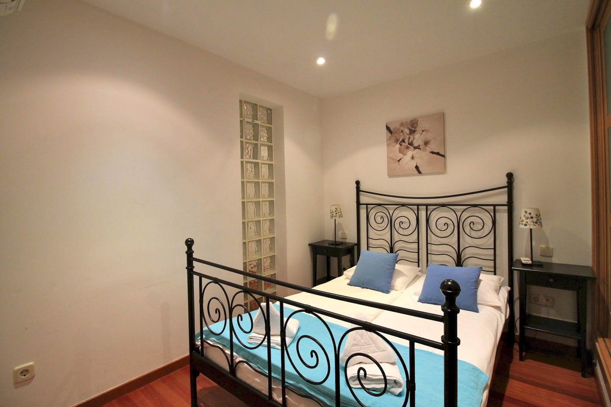 Prado Apartments Madrid Exterior photo