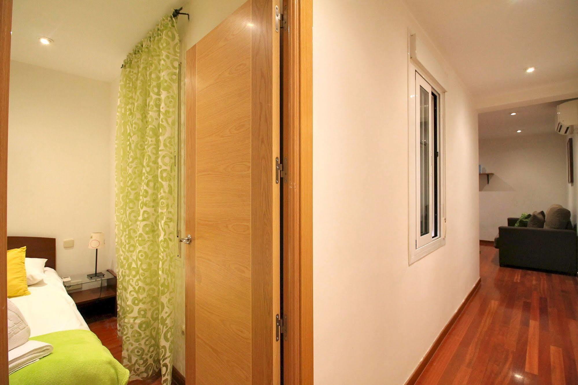 Prado Apartments Madrid Exterior photo