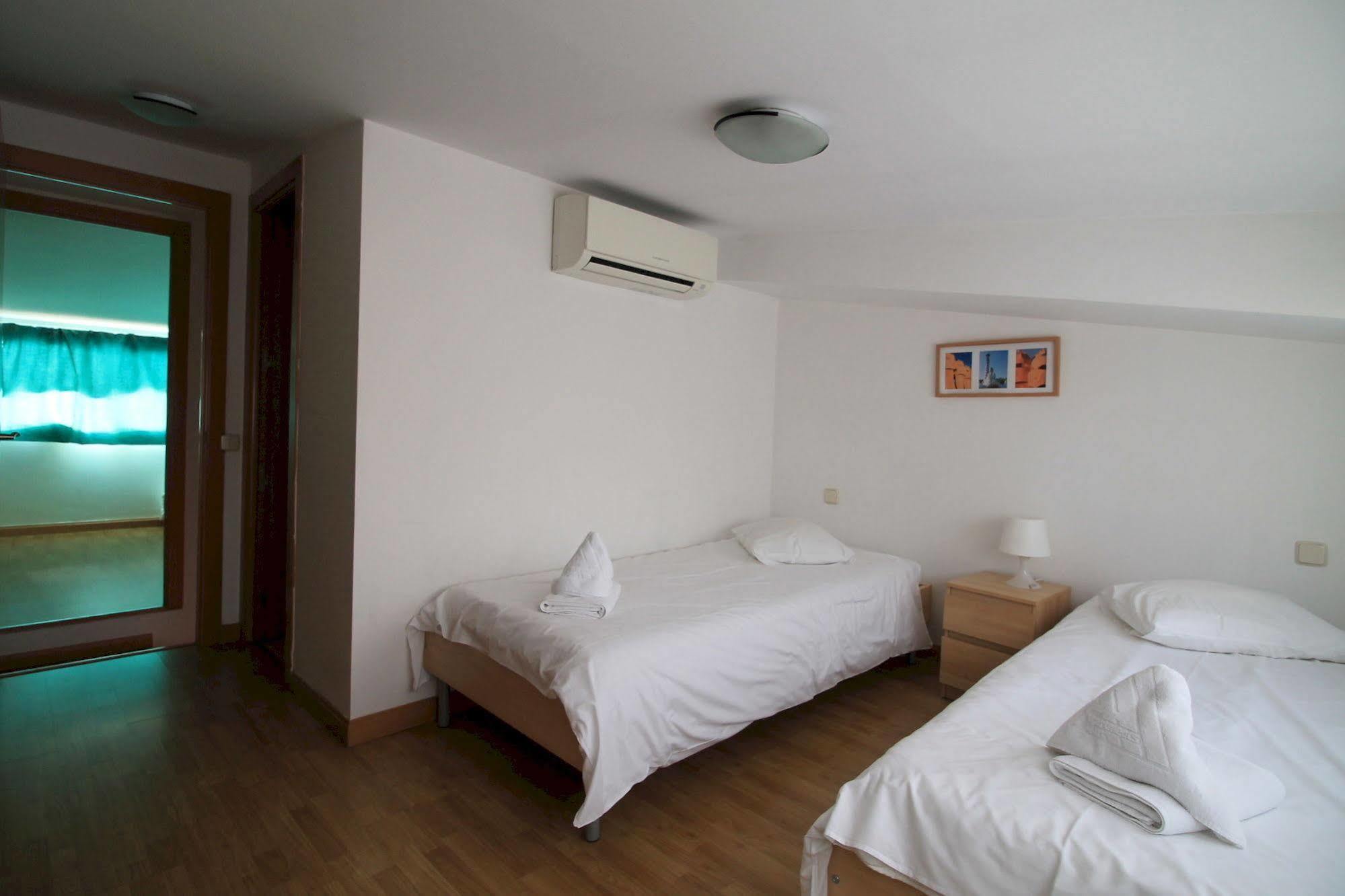 Prado Apartments Madrid Exterior photo