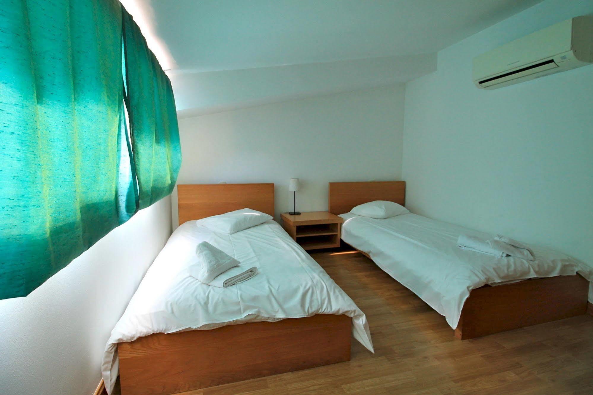 Prado Apartments Madrid Exterior photo