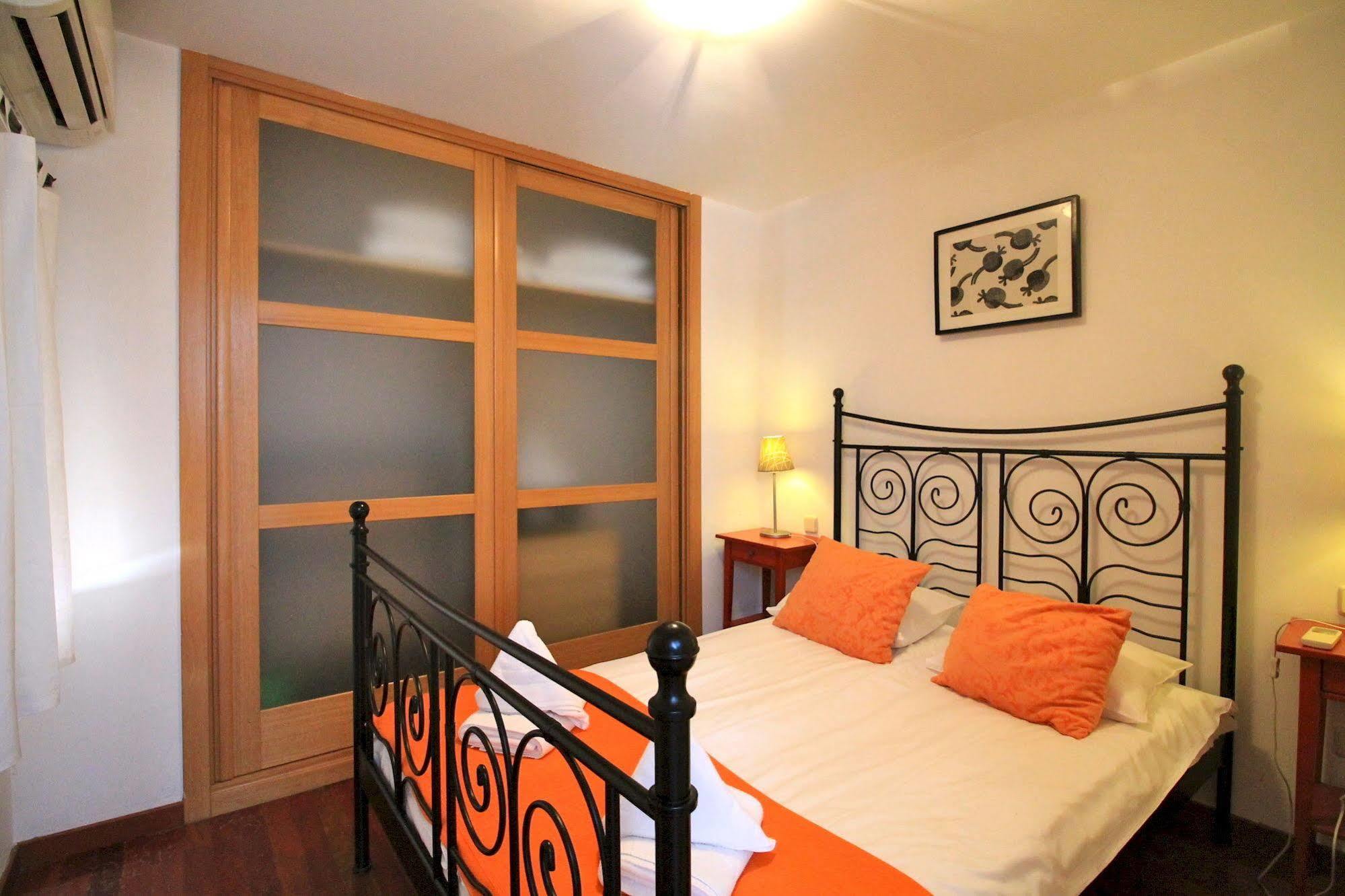 Prado Apartments Madrid Exterior photo
