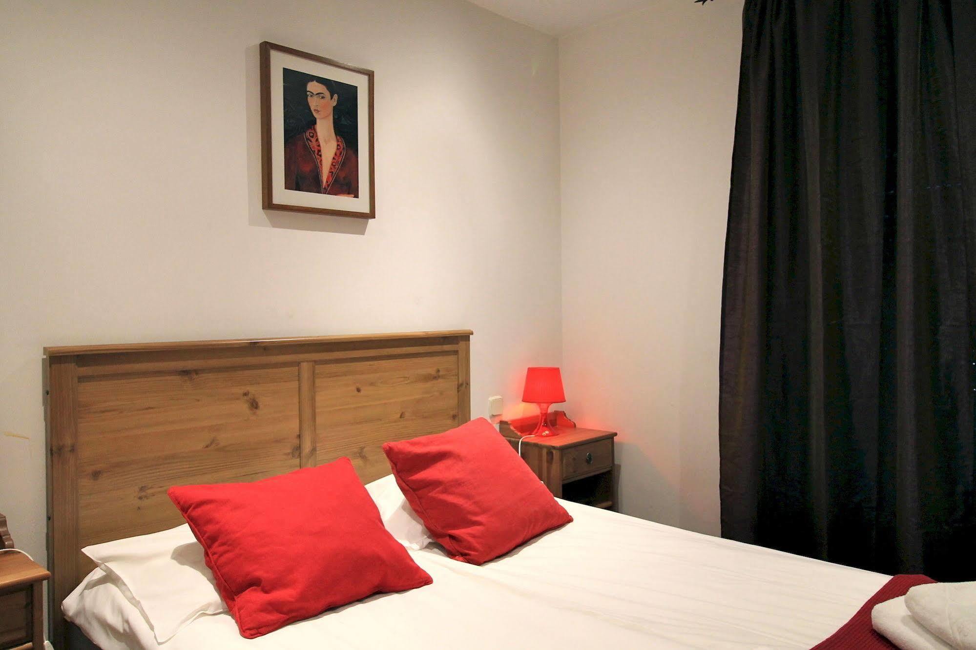 Prado Apartments Madrid Exterior photo