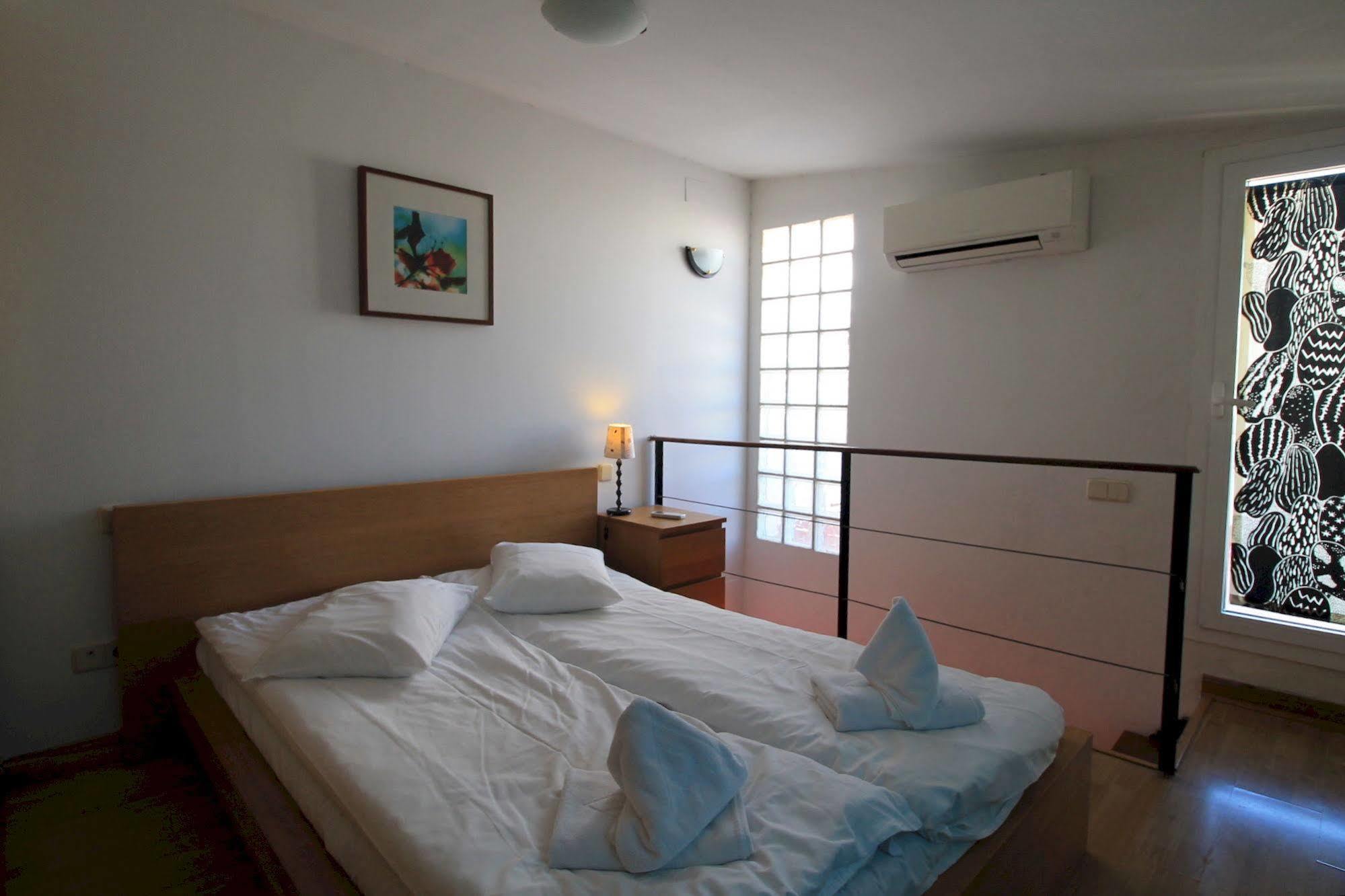 Prado Apartments Madrid Exterior photo